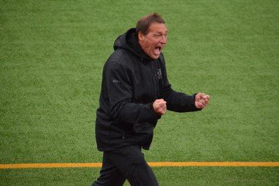 Jubeln konnte VfB-Trainer Lars Walther bislang über 13 Treffer, was eine ordentliche Ausbeute in 6 Partien ist. Das Problem: Trotz dieser 13 Tore hat der VfB erst 5 Punkte geholt.