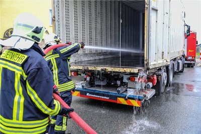 Die Flüssigkeit war am frühen Nachmittag aus einem Lastwagen ausgetreten. 