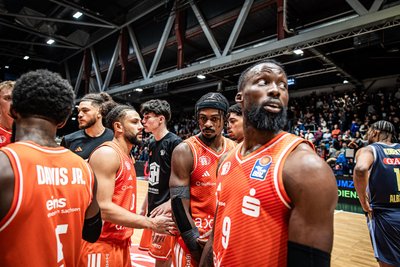Nach dem letzten Spiel, das nun schon elf Tage her ist, schauten die Spieler der Niners Chemnitz einmal mehr bedröppelt drein. Gegen Alba Berlin gab es eine 85:89-Niederlage.