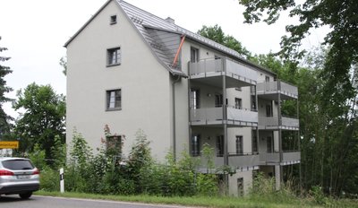 Die ehemalige Feuerwache in Augustusburg wandelt sich in ein modernes Wohnhaus. Sechs Zwei- und Dreizimmerwohnungen mit je einem großen Balkon sind entstanden. 