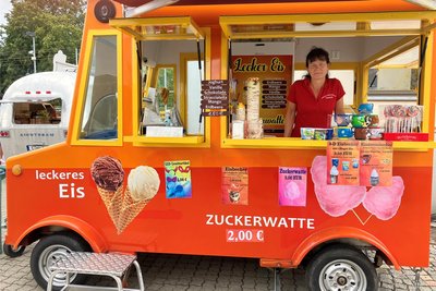 Laut Eis- und Zuckerwatteverkäuferin Anett Müller (57) wurde vor allem Mango-, Schoko- und Erdbeereis geschleckt.