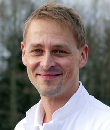 Dr. Axel Bauer - Chefarzt