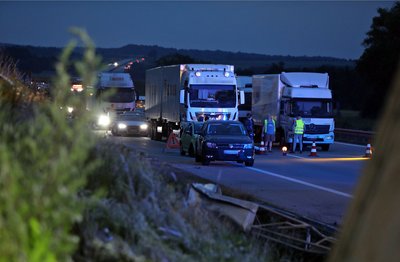 Hinter dem Unfall staute es sich. 