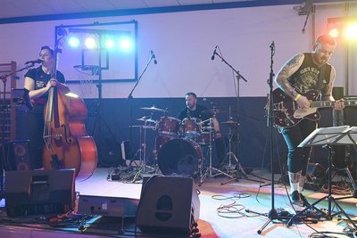 Beim Benefizkonzert: Die Hot Shots mit Nadine Kapitän, Daniel Herold und Torsten Heinke.