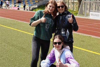 Freuen sich über ihre gelungene Aktion: Nele Finja Wangerin, Julia Bräuer und Emma Heinitz (von links). 