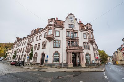 Wer zieht ins Auer Rathaus? Der amtierende OB Heinrich Kohl hat die Altersgrenze erreicht und kann daher nicht erneut antreten.