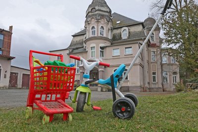 Das Mutter-Kind-Haus im Werdauer Ortsteil Leubnitz arbeitet seit Mai 1992 in Trägerschaft der Kinderarche Sachsen.
