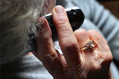 Gefahr am Telefon: Aus dem Erzgebirgskreis haben sich allein in diesem Jahr schon 62 Betroffene von sogenannten Schockanrufen bei der Polizei gemeldet. 