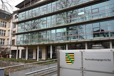 Das Chemnitzer Verwaltungsgericht hatte einer Abschiebung des Marokkaners widersprochen. Trotzdem wurde er am 11. Juli ausgeflogen.