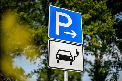 Mehr Komfort: Die veränderte Ladesäulenverordnung soll E-Mobilität erleichtern.