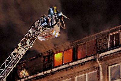 Mehrer Stunden waren die Rettungskräfte im Einsatz, um den Brand zu löschen.