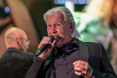 Weltstar Johnny Logan und die Vogtland Philharmonie wollen am 13. August mit "Symphony for Ireland" begeistern.