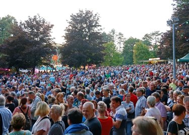 Vor allem das Bühnenprogramm beim Bergfest sorgte für Menschenmassen wie schon lange nicht mehr. 