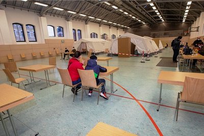 Mit Beginn des neuen Jahres hat der Andrang in den Impfzentren nachgelassen. Im Dezember war es im Impfpunkt an der Plauener Europaratstraße zu langen Wartezeiten gekommen.