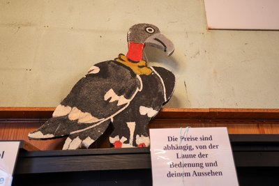 Über der Bar steht schon ewig der „Pleitegeier“ des HCV.