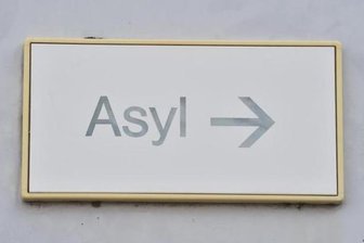 450 Menschen bei Bürgerversammlung zu Asylbewerberheim - 