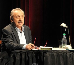 Der Schauspieler, Kabarettist und Ehrenkünstler Wolfgang Stumph gibt am 10. April im König-Albert-Theater BadElster mit dem Programm "Höchstpersönlich" Einblicke in sein Leben. 