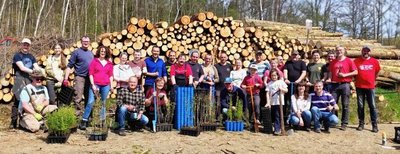 35 Geocacher haben sich an dem Einsatz an der Talsperre Pirk beteiligt. 