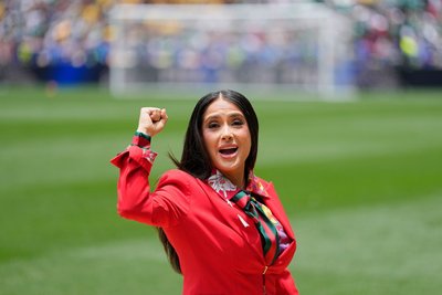 Schauspielerin Salma Hayek als WM-Botschafterin.