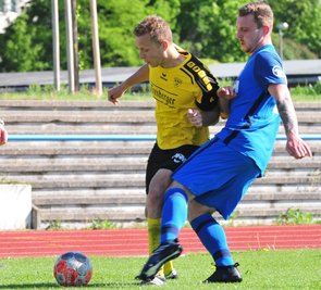 Gestoppt: Die Kicker des BSC um Kapitän Christopher Otto (l.) haben gegen Meißen die zweite Heimniederlage in Folge kassiert. 