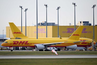DHL-Frachtmaschinen am DHL Air Hub, dem Luftfrachtzentrum auf dem Flughafen Leipzig / Halle.