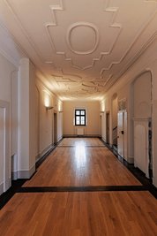 Das Wohn- und Geschäftshaus Markt 4 in Scheibenberg hat einige spannende Details zu bieten, die erst nach der aufwendigen Sanierung sichtbar wurden. 