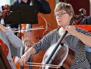 Antje Meyer spielt seit mehr als 20 Jahren im Ensemble Amadeus Cello. Vor zwei Jahren krempelte eine schwere Krankheit ihr Leben um. 