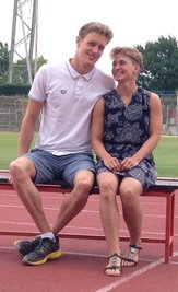 Freundin Monique gibt Paulus Schön Rückhalt. Im August geht es in den gemeinsamen Urlaub nach Istrien.