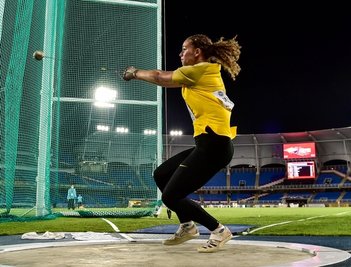 Finale am späten Abend im leeren Stadion: Hammerwerferin Jada Julien bei der U-20-WM in Kolumbien. 