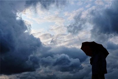 Der Deutsche Wetterdienst (DWD) erwartet schwere Gewitter und hält selbst Tornados für möglich.