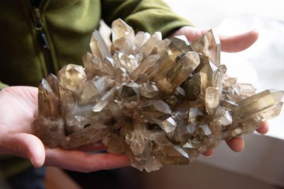 Mineralienforscher können Kinder auf Schloss Voigtsberg sein. Dort werden an Ferientagen besondere Erlebnisse angeboten.