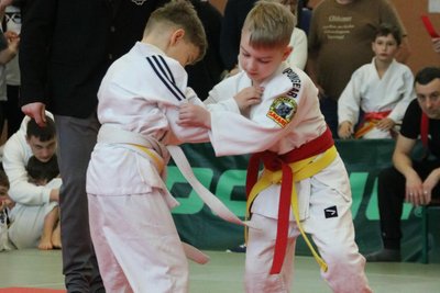 Oskar Flechsig vom ASV Oelsnitz in Aktion. Er gab auch seinen Einstand als Kampfrichter.