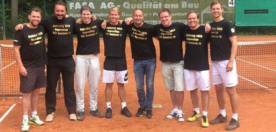 Vorfreude auf die Regionalliga: Das Tennisteam der SpG Freiberg/Chemnitz bei den Herren 30+, das 2019 den Aufstieg erkämpfte. 