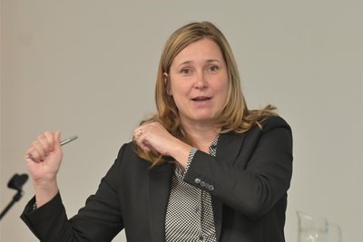 Zwickaus Oberbürgermeisterin Constance Arndt (BfZ) zieht erstmals in den Kreistag ein. Insgesamt sitzen 21 Ortschefs in dem Gremium.