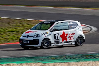 Vom Tourenwagen-Juniorcup im VW Up ...
