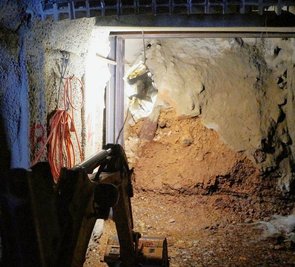 Enorme Verbrüche im Stollen erschweren den Fachleuten vom Schachtbau Nordhausen die Sanierungsarbeiten.