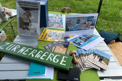 Allerlei Material und Karten gibt es für die Pilger, die auf dem Sächsischen Jakobsweg unterwegs sind.