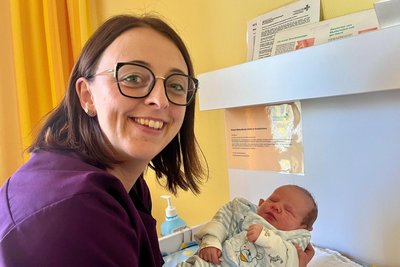 Ellen Lange ist die leitende Hebamme im Freiberger Kreiskrankenhaus. Sie ist froh, dass die Geburtenstation eine Zukunft hat.