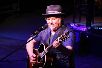 Axel Prahl bei seinem Konzert im Freiberger Tivoli.