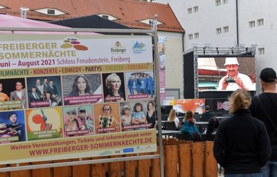 "Go Trabi go" zum Auftakt: Die Sommernächte 2021 im Schlosshof sind eröffnet. 