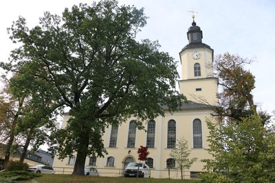 Die St. Michaeliskirche in Pausa. Hier wird auch übernachtet.