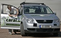 Die Konzeptfahrzeuge "Carai" 1 und 2 sind mit verschiedenen Sensoren für die Fahrzeugumfelderkennung ausgestattet. Gemessen wird mit Hilfe von Radar, Laser, Infrarotkameras, Stereo- und 3D-Kameras. 