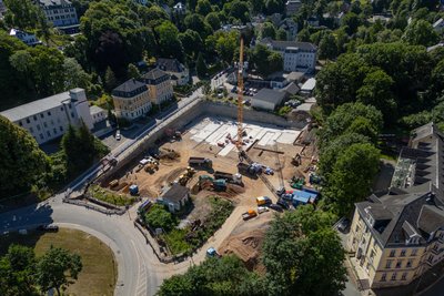 Nach dem Abriss des einstigen OPEW-Hauptwerks in Annaberg soll dort ein Edeka-Markt entstehen. Doch der entdeckte Hohlraum betrifft auch einen Bereich des Baugeländes.