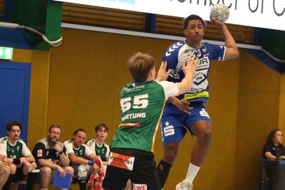 Setzte sich zum Saisonauftakt mit sechs Toren gut in Szene und wurde Spieler des Tages beim EHV Aue: Dieudonné Mubenzem.