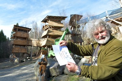 Andreas Martin und seine Frau Steffi haben Blockhausen im Erzgebirge geschaffen.