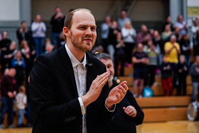 Cheftrainer Mika Scheidemann ist trotz der verpassten Playoffs nicht unzufrieden mit dieser Saison.
