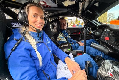 Auch wenn es noch nicht fürs Podest gereicht hat: Mit dem ersten scharfen Start im Porsche 911 Rally GT waren Carsten Mohe aus Crottendorf und Beifahrerin Andrea Lieber zufrieden.