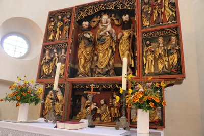 Der Holzaltar in der Kürbitzer Kirche.