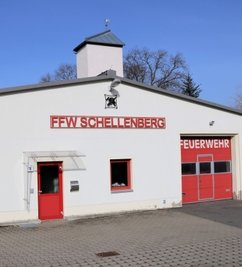 Zu klein und nicht mehr zeitgemäß: das derzeitige Feuerwehrgerätehaus Schellenberg. 