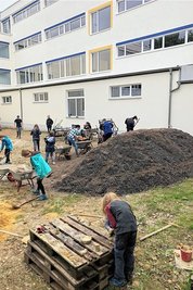 Schüler aller Jahrgänge arbeiteten gemeinsam.